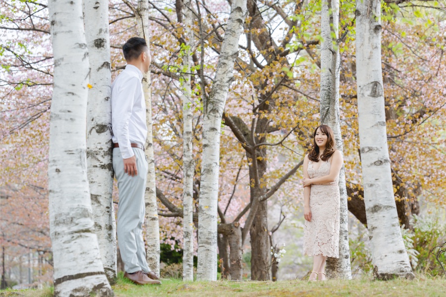 Hokkaido Pre-Wedding Casual Photoshoot during Cherry Blossoms by Kuma on OneThreeOneFour 13