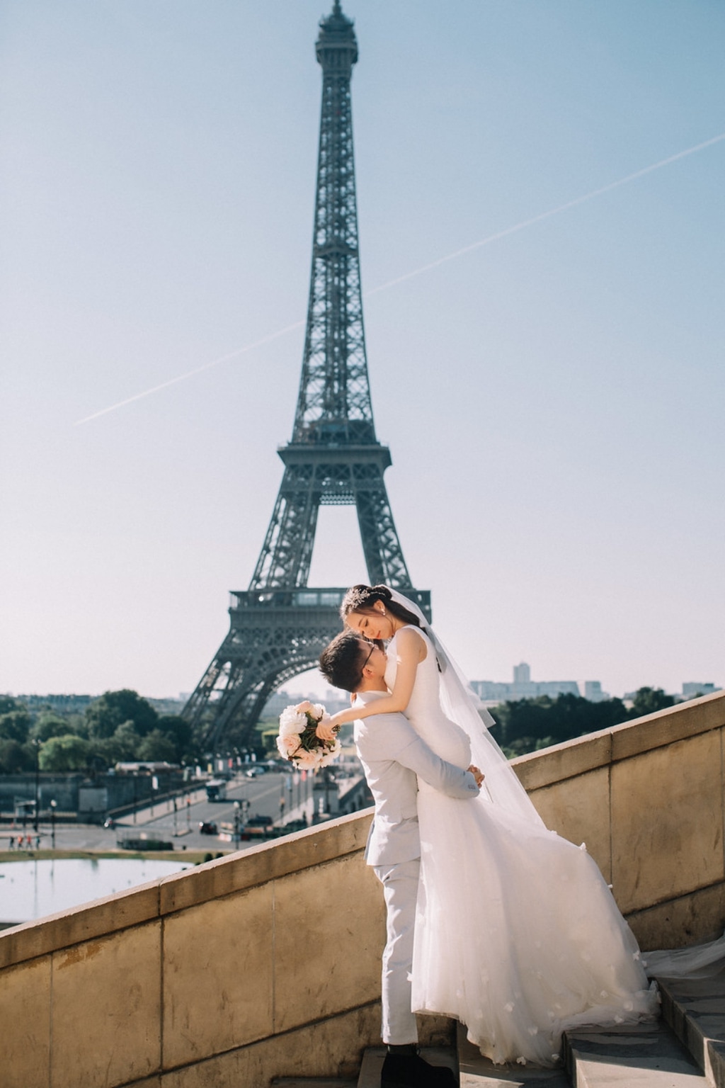 Paris Wedding Photo Session Arc de Triomphe by Vin on OneThreeOneFour 3