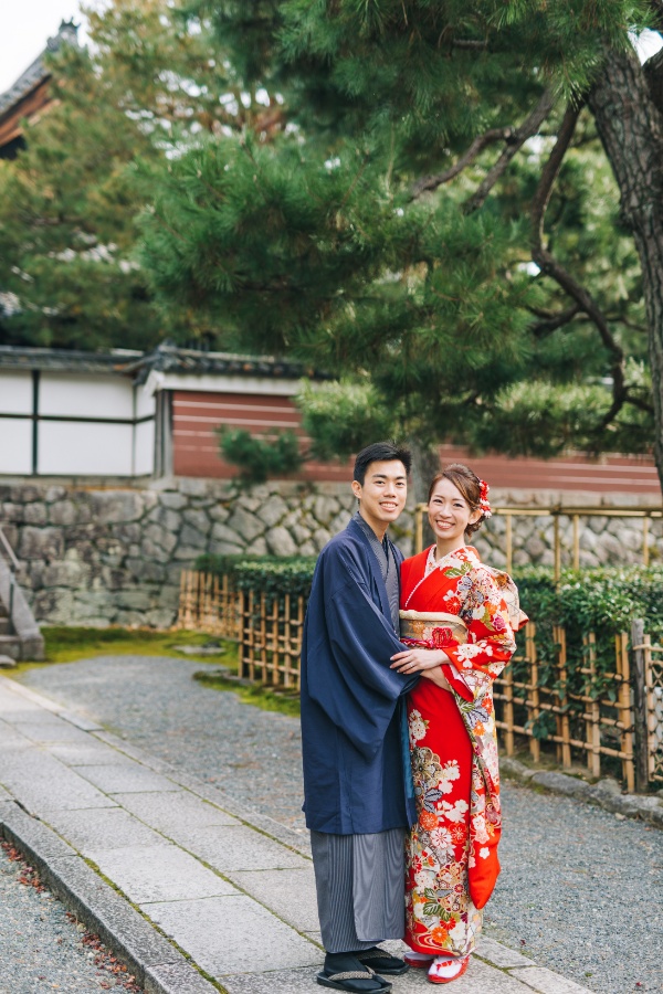 Japan Kyoto Autumn Higashiyama Kimono Prewedding Photoshoot by Shu Hao on OneThreeOneFour 60