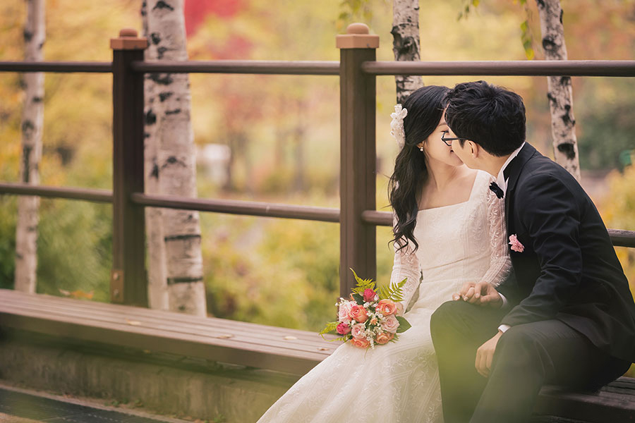Korea Autumn Pre-Wedding Photoshoot At Seonyudo Park And Hanuel Park  by Junghoon  on OneThreeOneFour 12