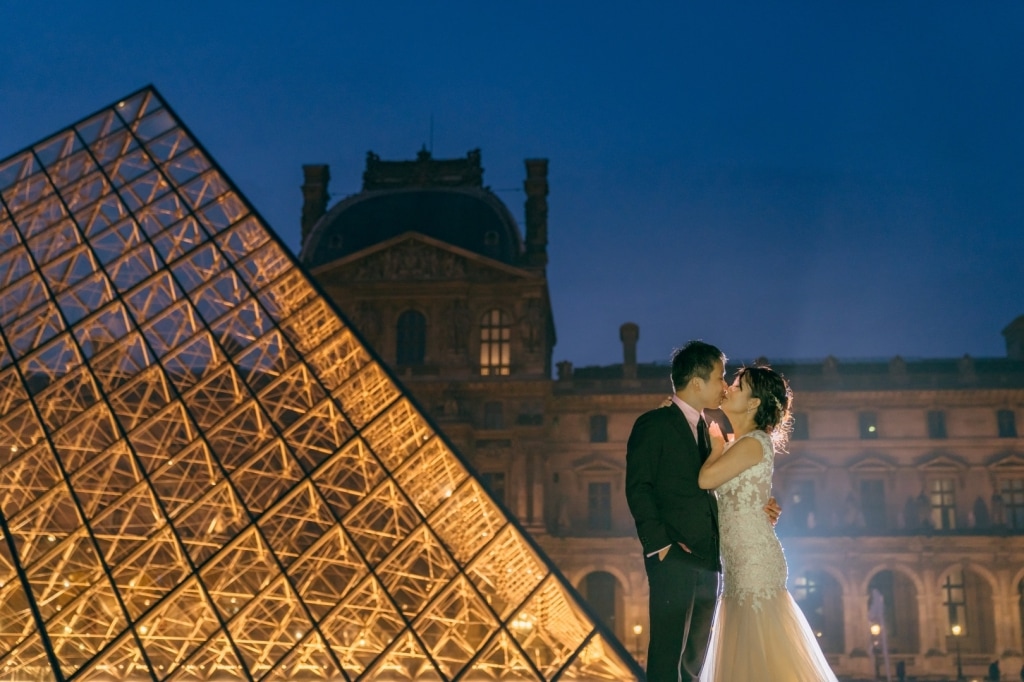 Paris Pre-wedding Photos At Chateau de Sceaux, Eiffel Tower, Louvre Night Shoot by Son on OneThreeOneFour 50