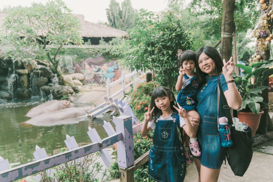 Taiwan Casual Family Photoshoot At An Animal Farm in Kaohsiung City by Star on OneThreeOneFour 2