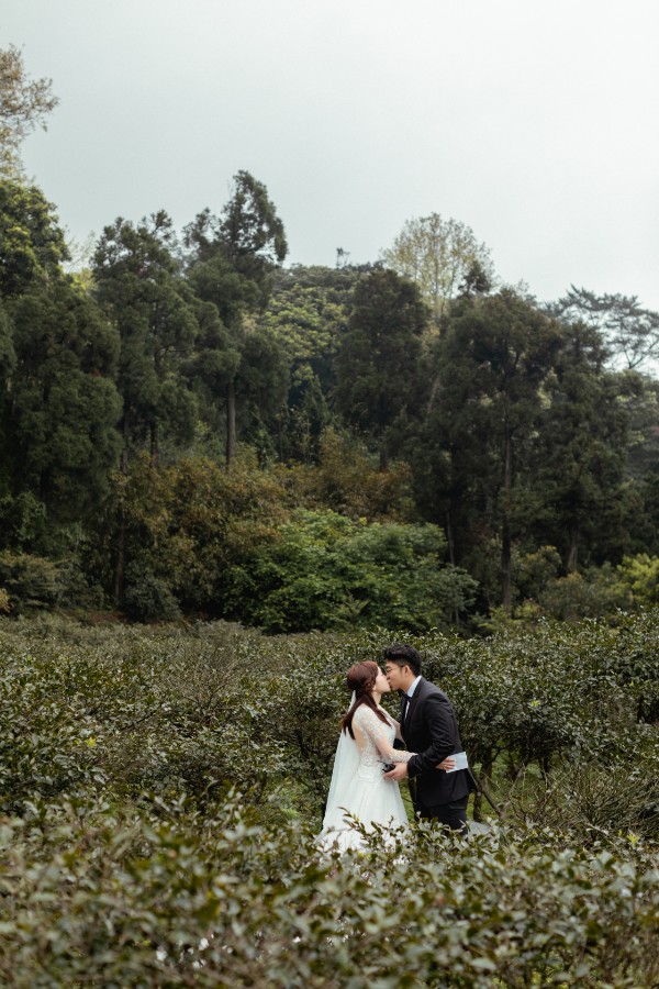 Taiwan Studio and Yang Ming Shan Prewedding Photoshoot by Andy on OneThreeOneFour 20