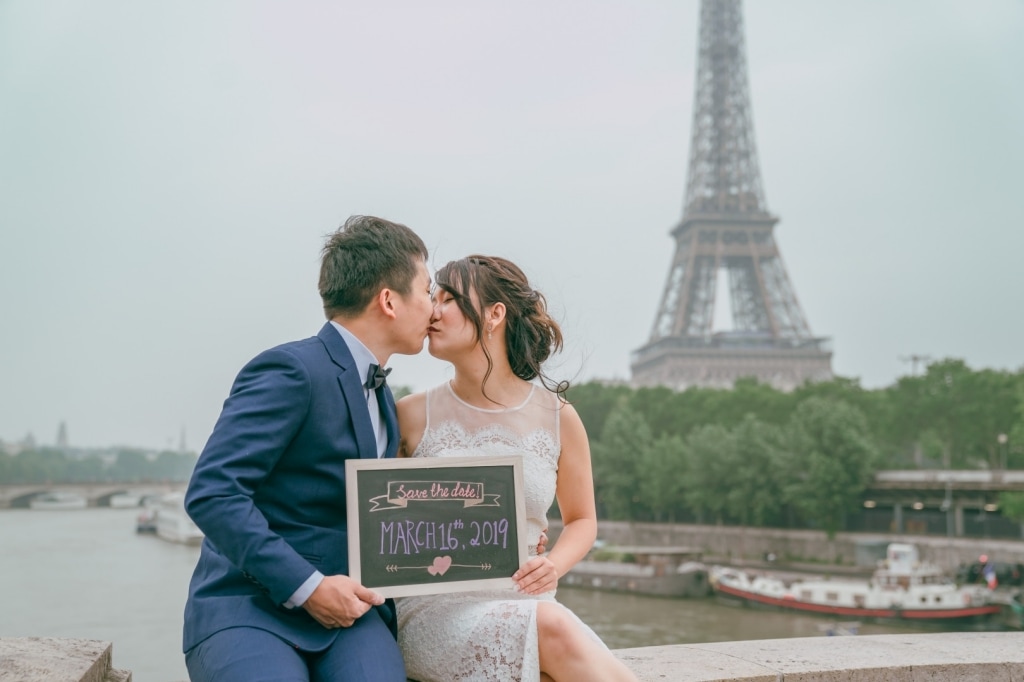 Paris Pre-wedding Photos At Chateau de Sceaux, Eiffel Tower, Louvre Night Shoot by Son on OneThreeOneFour 22
