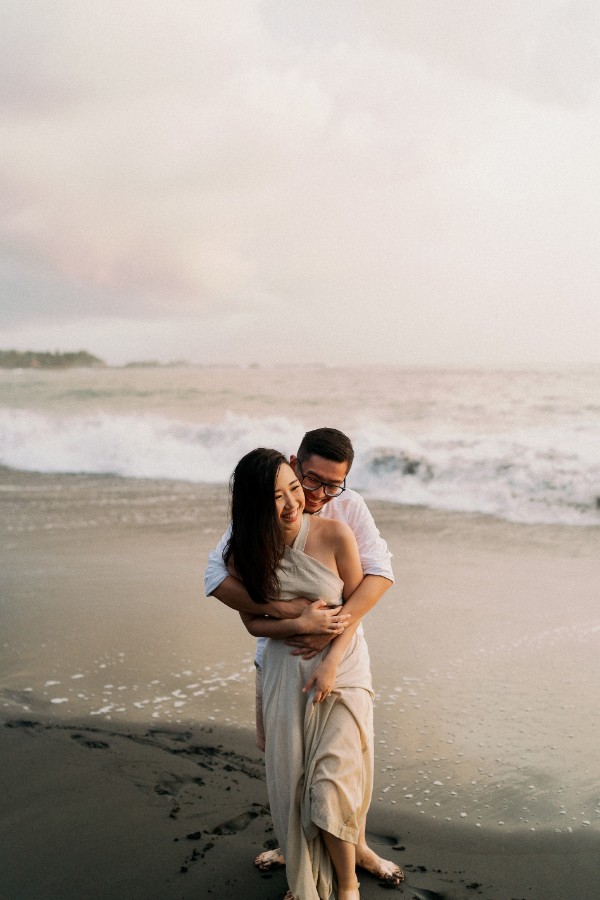 D&T: Pre-wedding in Bali at Nyanyi Beach and Rice Fields by Rhick on OneThreeOneFour 9