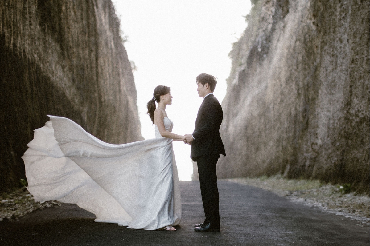 Bali Pre-Wedding Photoshoot with Mt . Batur, Tegenungan Waterfalls, and Twin Cliff Valley by Cahya on OneThreeOneFour 21