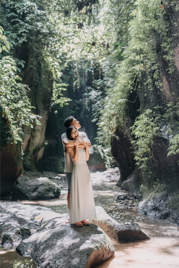 A&W: Bali Full-day Pre-wedding Photoshoot at Cepung Waterfall and Balangan Beach by Agus on OneThreeOneFour 19