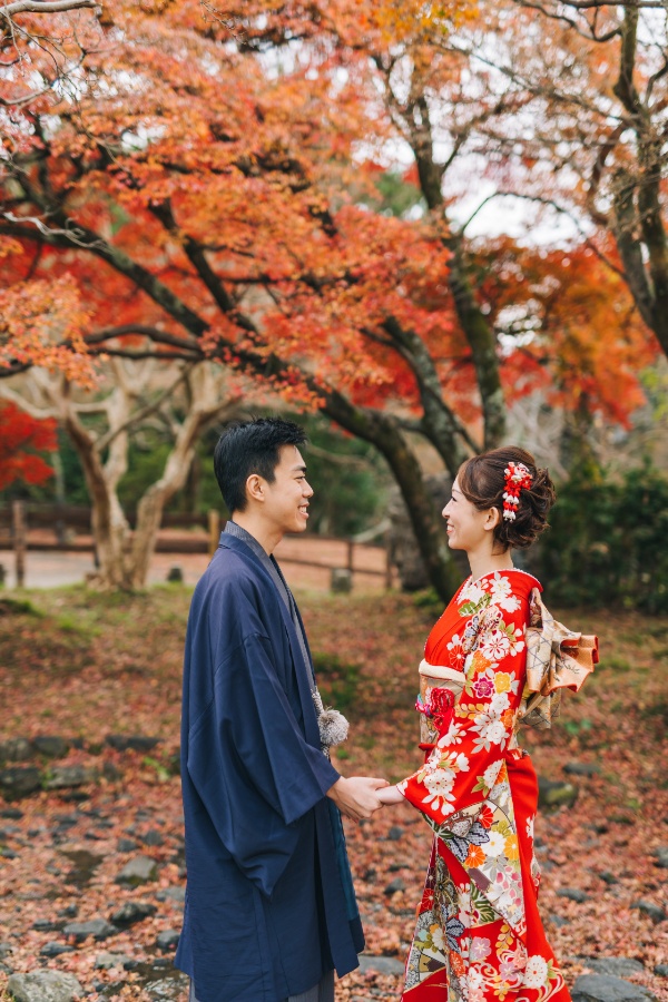 Japan Kyoto Autumn Higashiyama Kimono Prewedding Photoshoot by Shu Hao on OneThreeOneFour 15