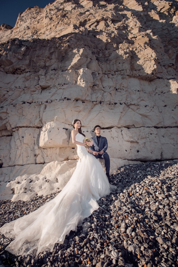 London Pre-Wedding Photoshoot At White Cliff  by Dom  on OneThreeOneFour 10