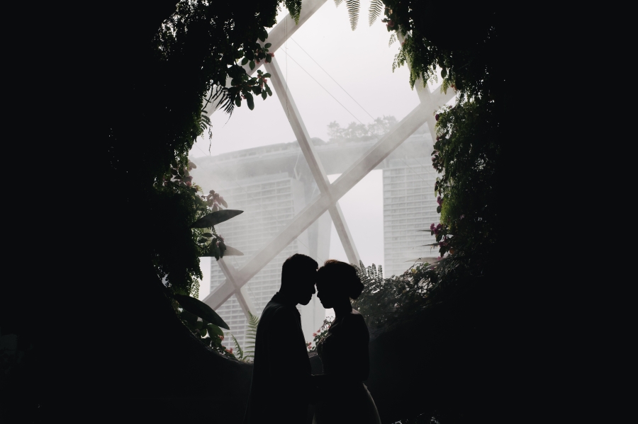 Singapore Pre-Wedding Photoshoot At Gardens By The Bay - Cloud Forest And Night Shoot At Marina Bay Sands by Cheng on OneThreeOneFour 7