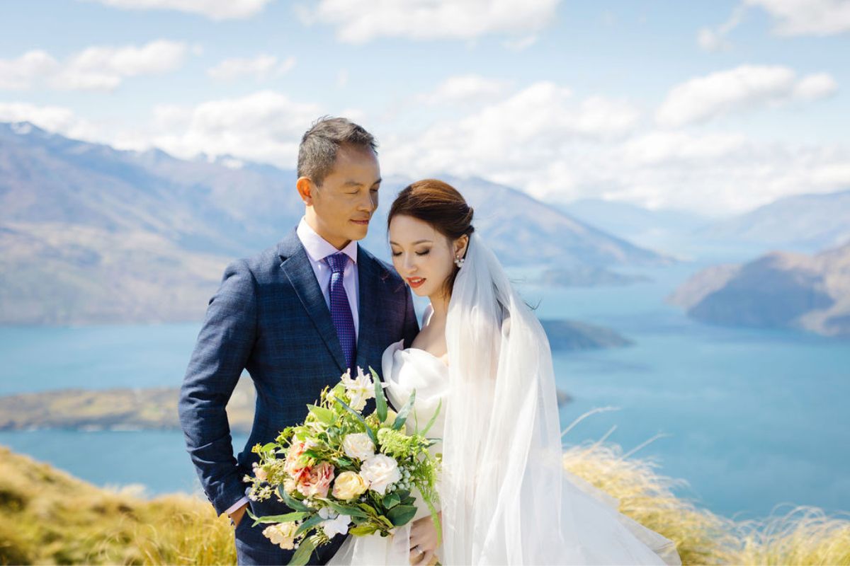 新西蘭婚纱拍攝 - 在科羅曼德峯、斯基珀斯峽谷和夏日羽扇豆的特卡波湖 by Fei on OneThreeOneFour 3