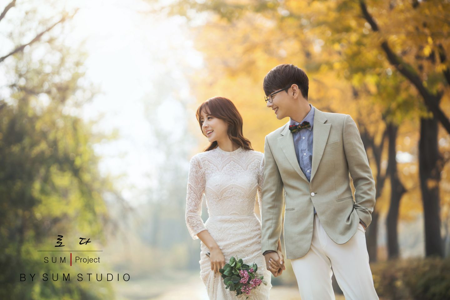 Korea Wedding Outdoor Photography in Autumn with Mapletrees (NEW) by SUM Studio on OneThreeOneFour 3