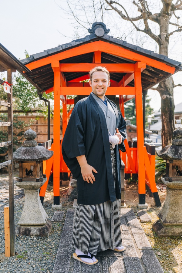 Kyoto Kimono Prewedding Photoshoot Higashiyama District Japan by Shu Hao on OneThreeOneFour 33