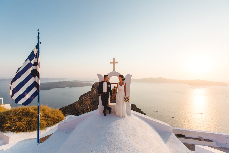 Santorini Pre-Wedding Photoshoot At Oia Blue Dome Church by Nabi on OneThreeOneFour 21
