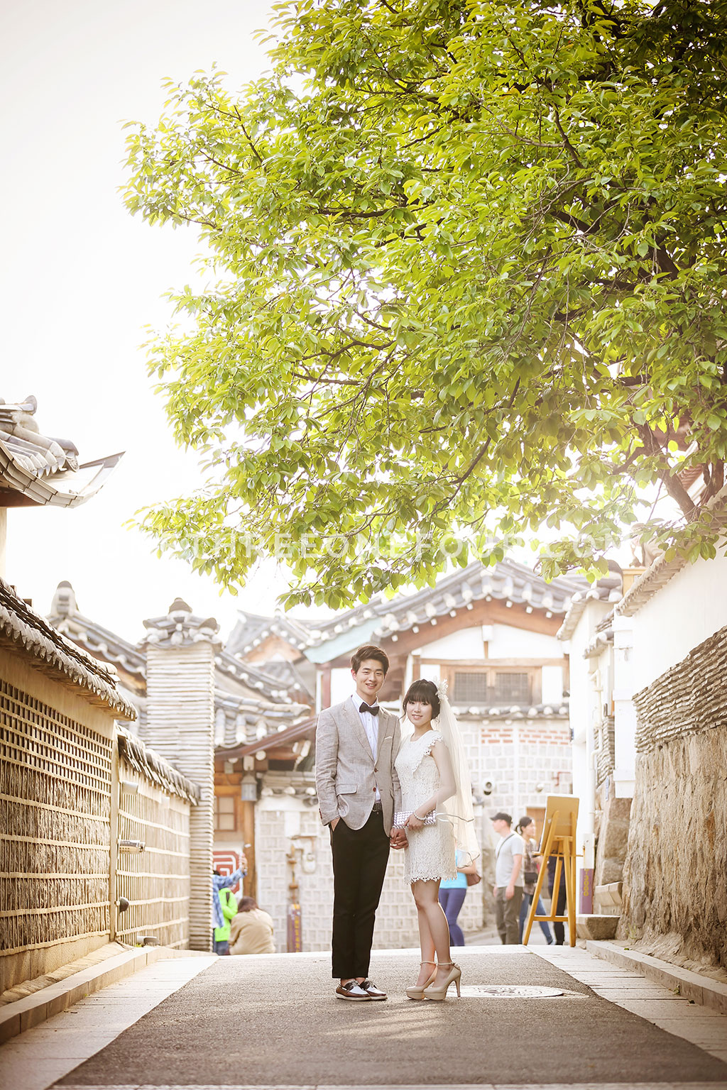 Korean Studio Pre-Wedding Photography: Han River, Insadong, Bukchon Hanok Village (Outdoor) by The Face Studio on OneThreeOneFour 5