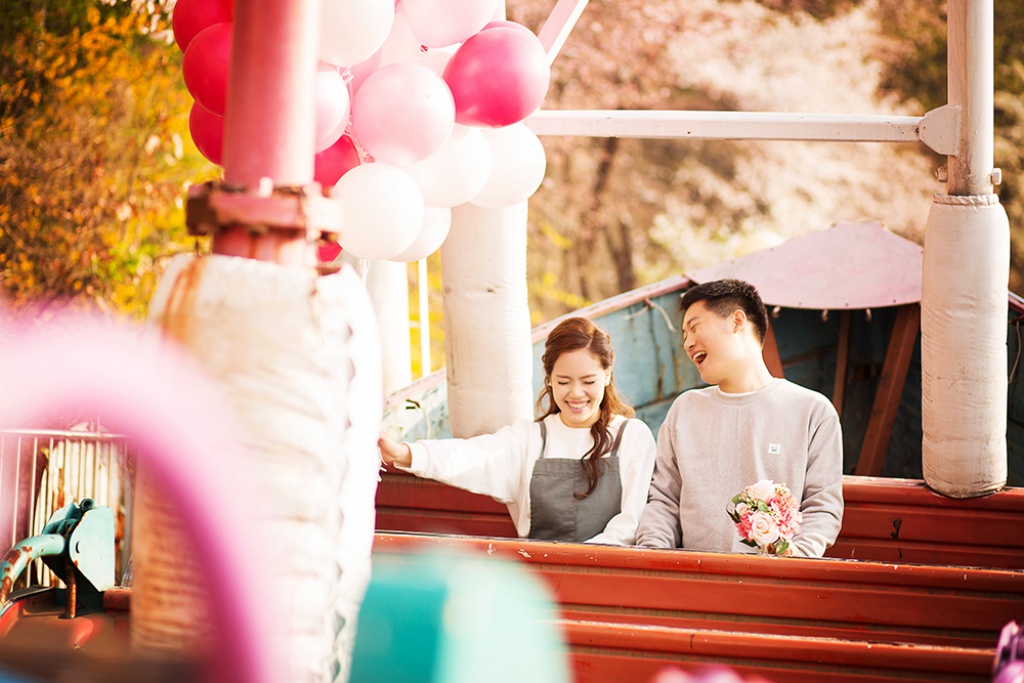Korea Pre-Wedding Photoshoot At Yong Ma Land  by Junghoon on OneThreeOneFour 11