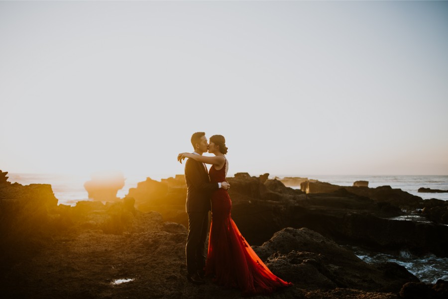 G&G: Bali Pre-wedding photoshoot at Mount Batur Pinggan, forest, Cepung Waterfall and Mengening Beach by Hery on OneThreeOneFour 21