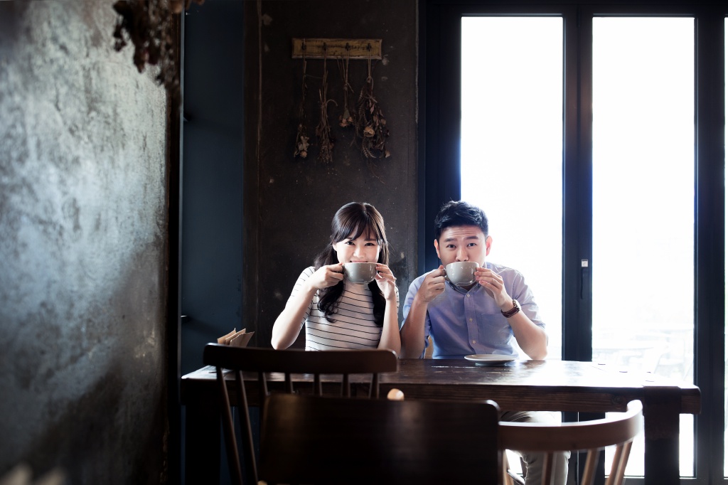 Korea Casual Couple Photoshoot At Haneul Sky Park And Yeonam-dong Cafe Street by Junghoon on OneThreeOneFour 11