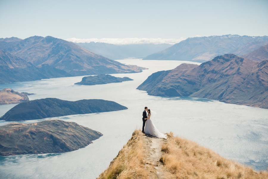 N&J: New Zealand Pre-wedding Photoshoot at Coromandel Peak and Lake Wanaka by Fei on OneThreeOneFour 6