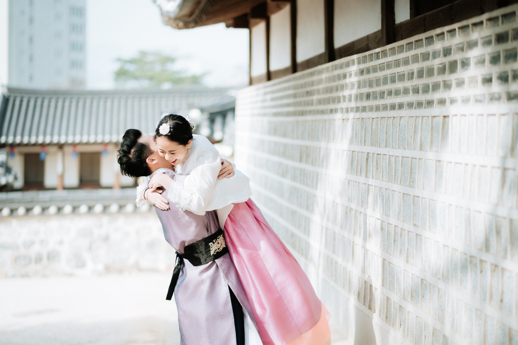Korea Hanbok Pre-Wedding Photoshoot At Namsangol Hanok Village  by Jungyeol  on OneThreeOneFour 6