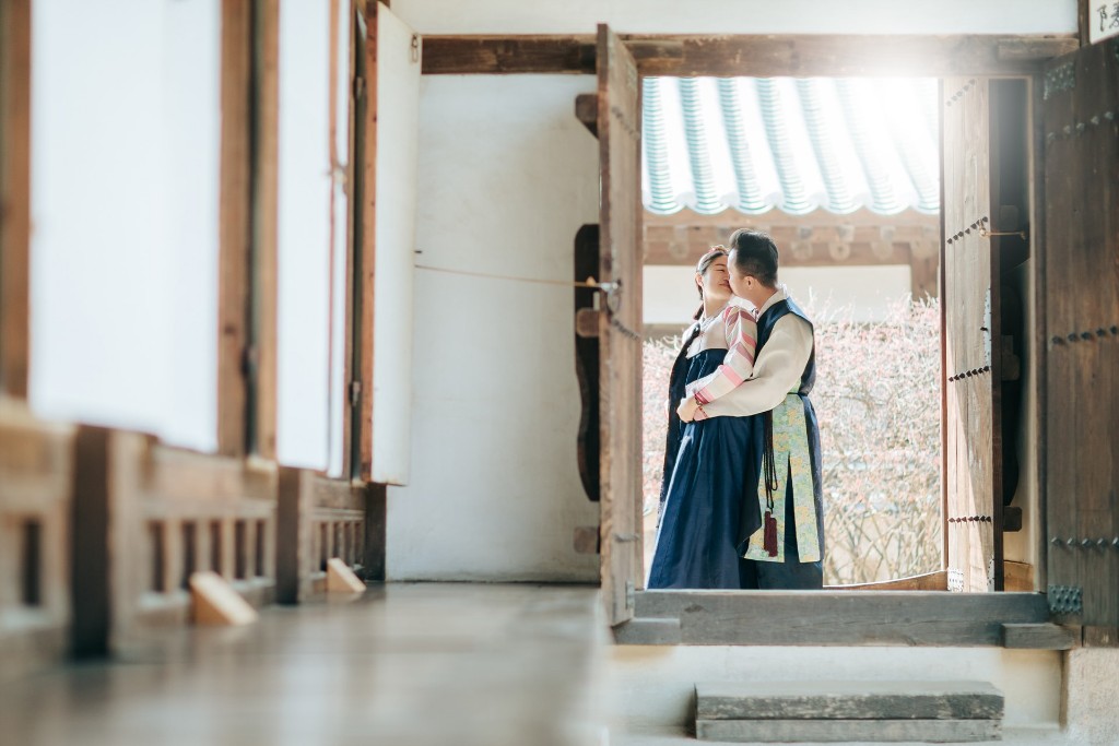 Korea Hanbok Pre-Wedding Photoshoot At Namsangol Hanok Village  by Jungyeol  on OneThreeOneFour 15