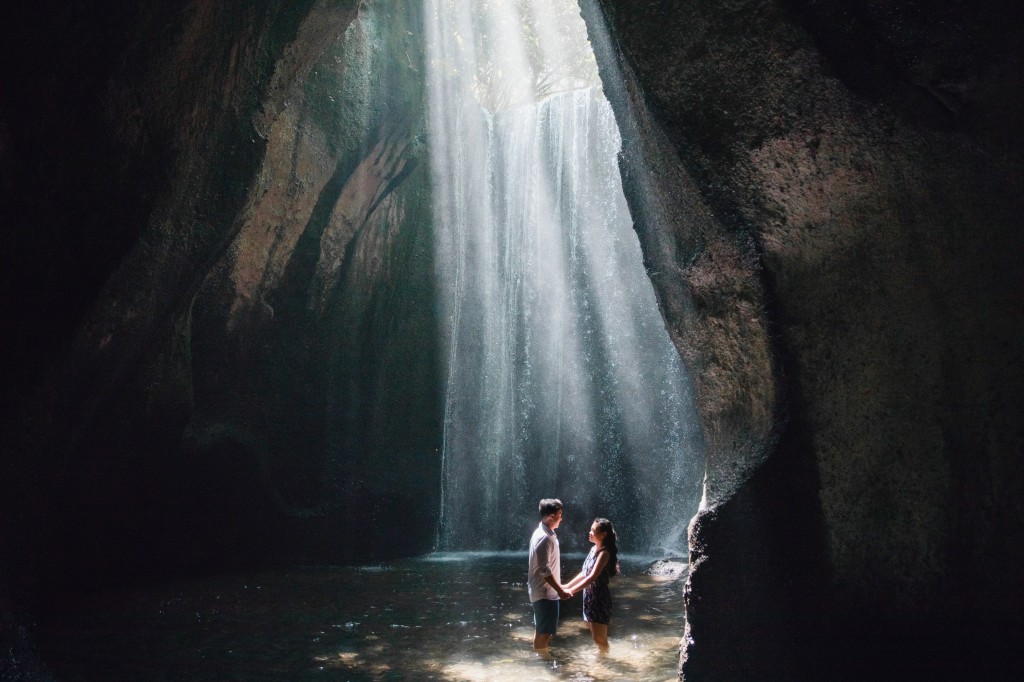 Pre-Wedding Photographer In Bali: Photoshoot At Mount Batur, Kintamani Forest, Cepung Waterfall And Tegal Wangi Beach by Hendra  on OneThreeOneFour 15