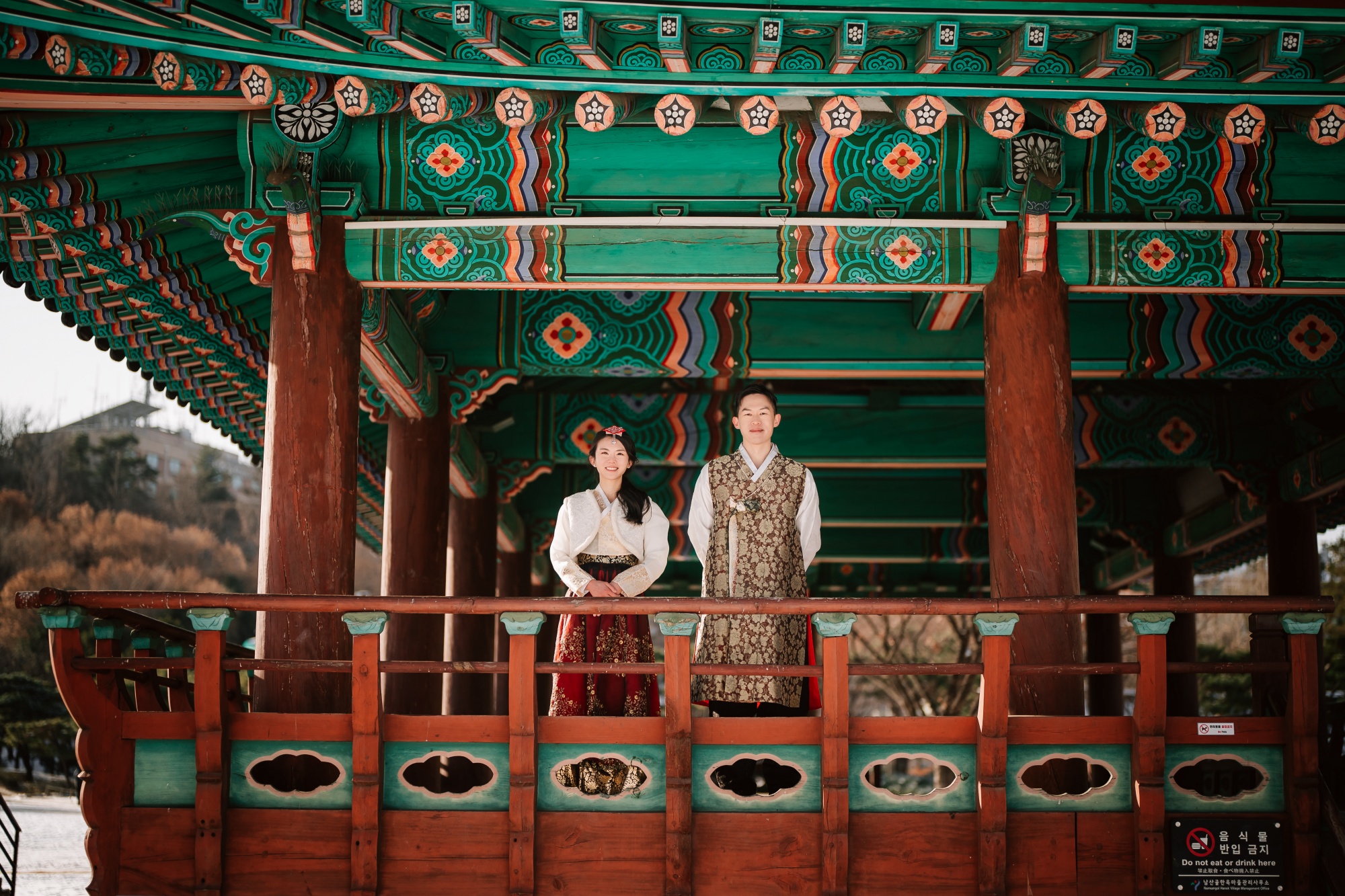 Whispers of Love in Seoul's Winter Wonderland: Snowy Pre-Wedding Extravaganza by Jungyeol on OneThreeOneFour 29