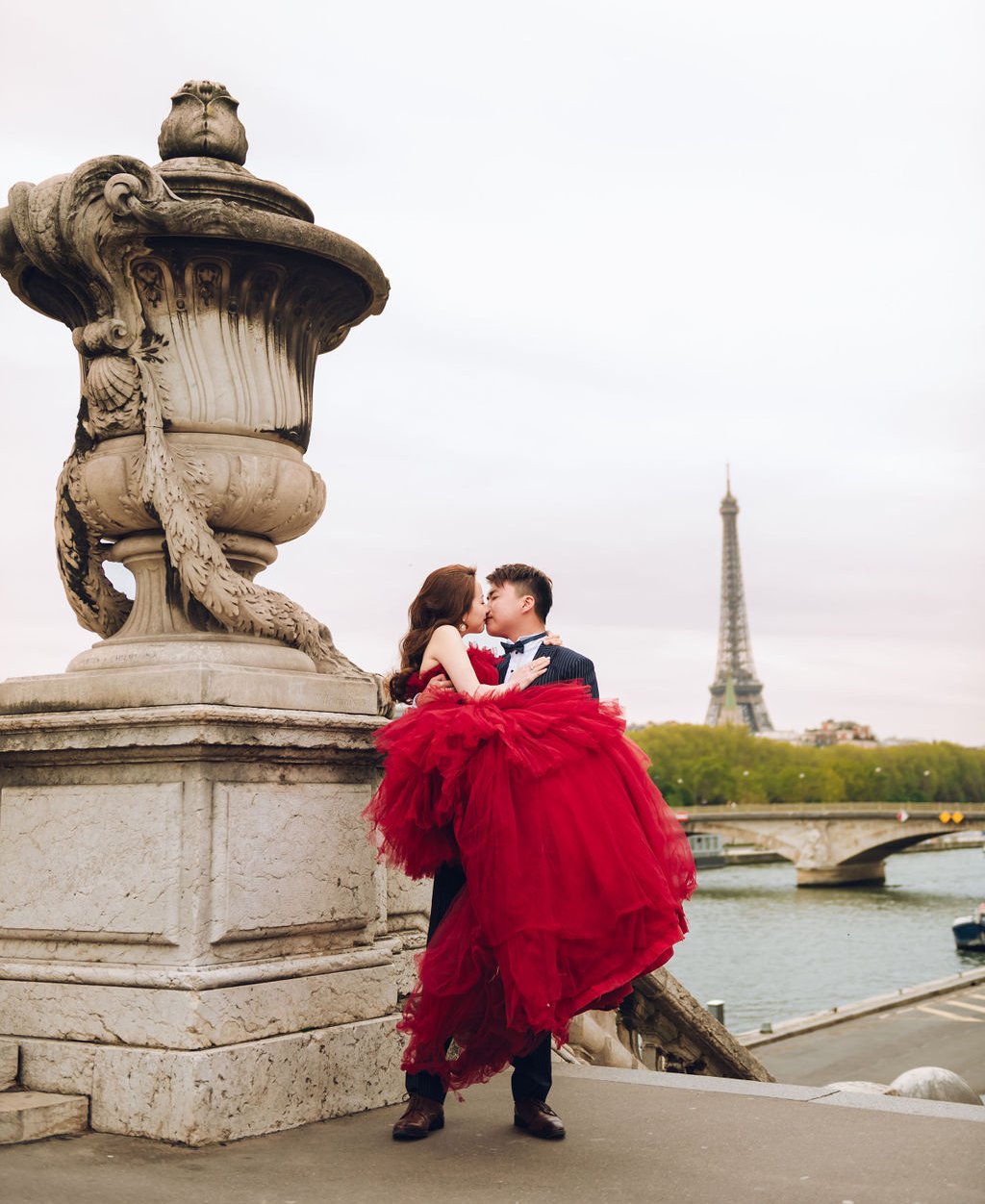 Paris Prewedding Photoshoot at Port Debilly, Palace Du Trocadero, Tuileries Garden, Lourve Museum  by Arnel on OneThreeOneFour 24