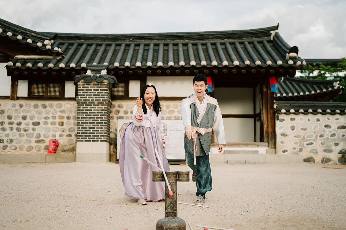 Korea Hanbok Family Photoshoot in Namsangol Hanok Village by Jungyeol on OneThreeOneFour 10
