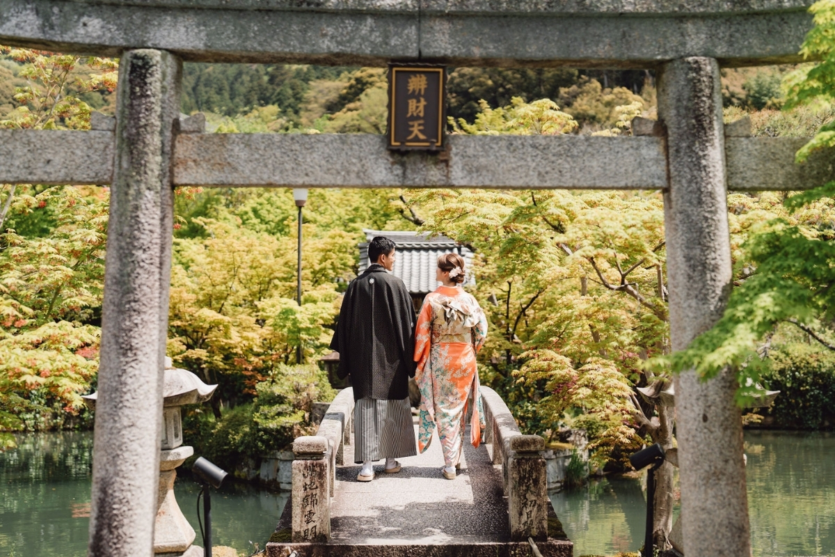 Kyoto Pre-Wedding Photoshoot with Eikando Temple, Mt Wakakusa, and Nara Deer Park by Kinosaki on OneThreeOneFour 10