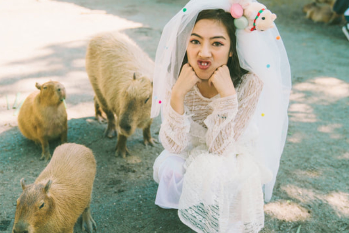 Taiwan Pre-Wedding Photoshoot Zoo Vintage Couple Outfit Streets Retro Vibes by  on OneThreeOneFour 4