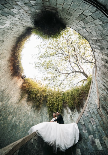 Singapore Pre-Wedding Photoshoot At Cloud Forest, Fort Canning Spiral Staircase And Marina Bay For Korean Couple 