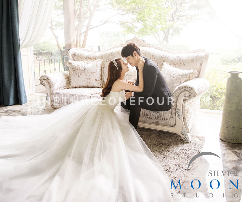 Korean Studio Pre-Wedding Photography: Dream by Silver Moon Studio on OneThreeOneFour 0