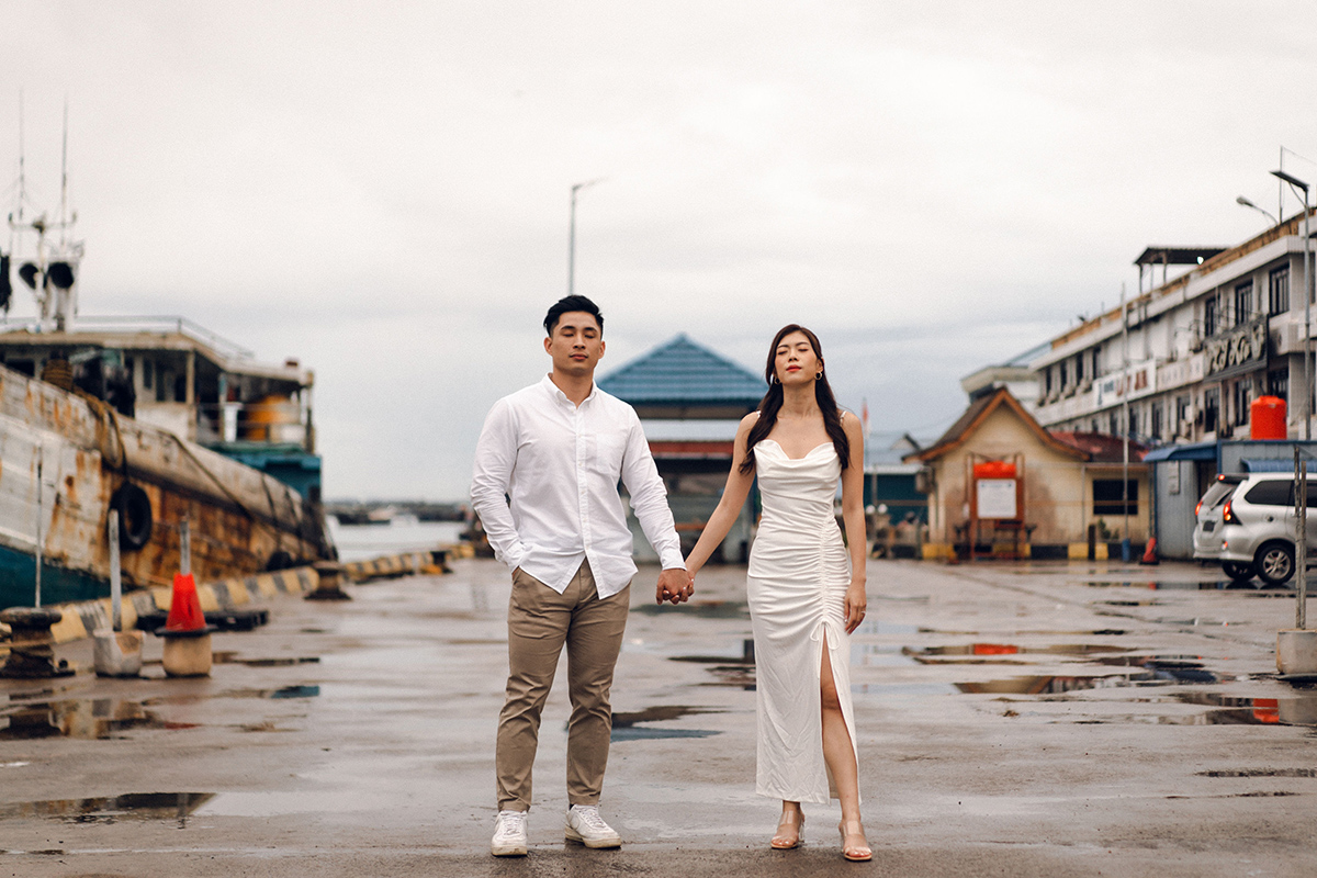 Bintan Pre-Wedding Photoshoot: Shermaine & Kai Yiong’s Adventure at Old Streets, Blue Lake, Sand Dunes & ATV Ride by HS on OneThreeOneFour 7