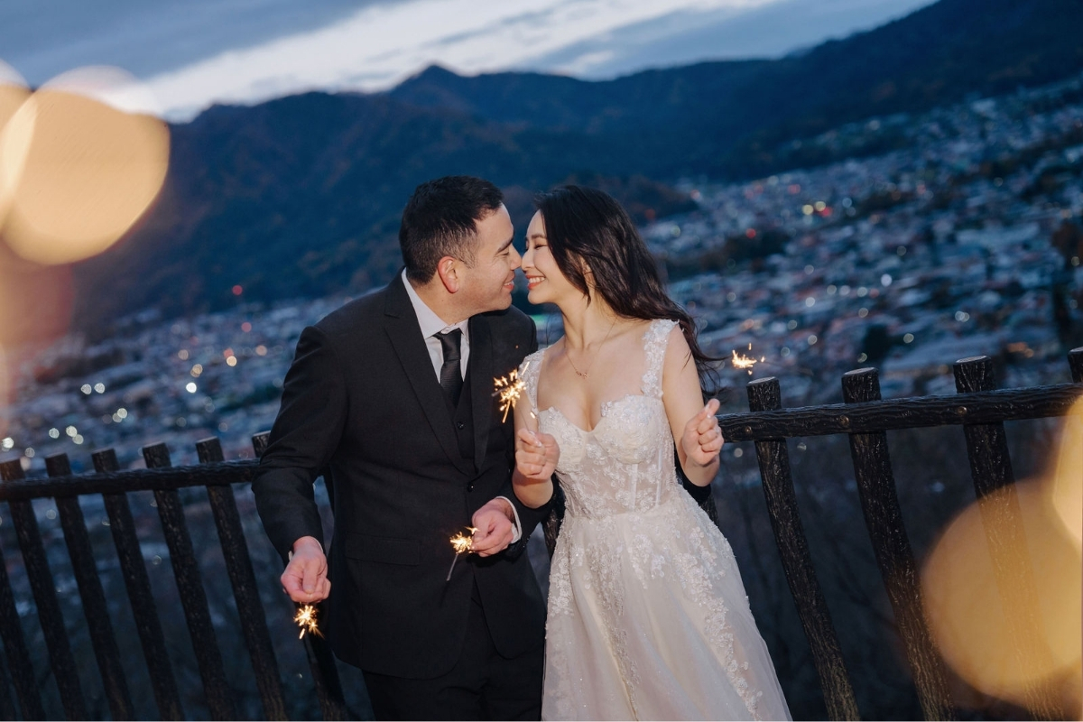 Tokyo Pre-Wedding Photoshoot with Former Yasuda Garden, Maple Corridor, and Chureito Pagoda by Dahe on OneThreeOneFour 23