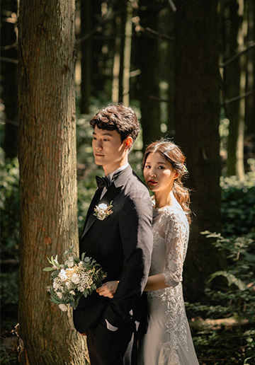 Korea Jeju Island Pre-Wedding Photoshoot In A Forest and At A Beach During Autumn