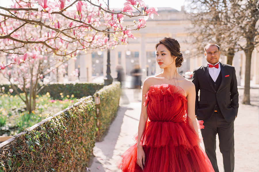 Paris Pre-Wedding Photoshoot with Eiﬀel Tower, Louvre Museum & Arc de Triomphe by Vin on OneThreeOneFour 24