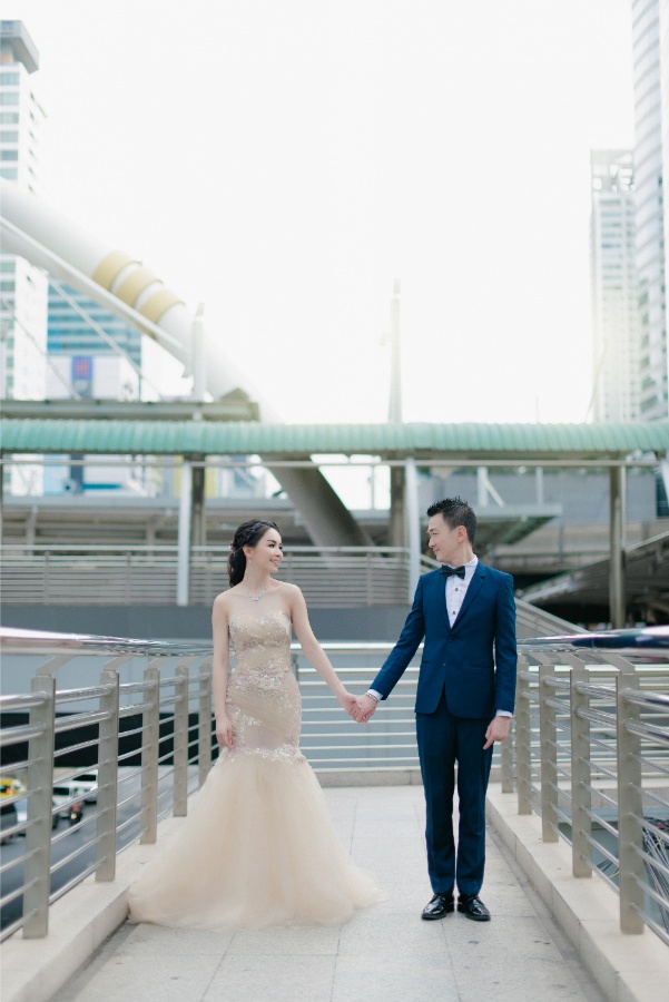 Bangkok Chong Nonsi and Chinatown Prewedding Photoshoot in Thailand by Sahrit on OneThreeOneFour 39