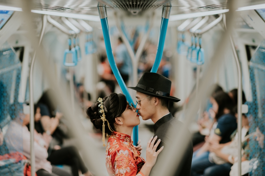 Retro Oriental Pre Wedding Photoshoot In Kuala Lumpur Petaling Street by Yan on OneThreeOneFour 8