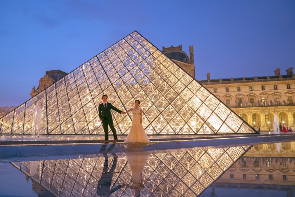 Paris Pre-wedding Photos At Chateau de Sceaux, Eiffel Tower, Louvre Night Shoot by Son on OneThreeOneFour 55