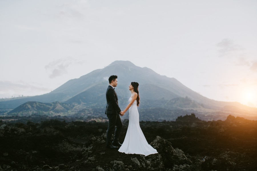 Mount Batur Prewedding Photoshoot in Bali by Cahya on OneThreeOneFour 0