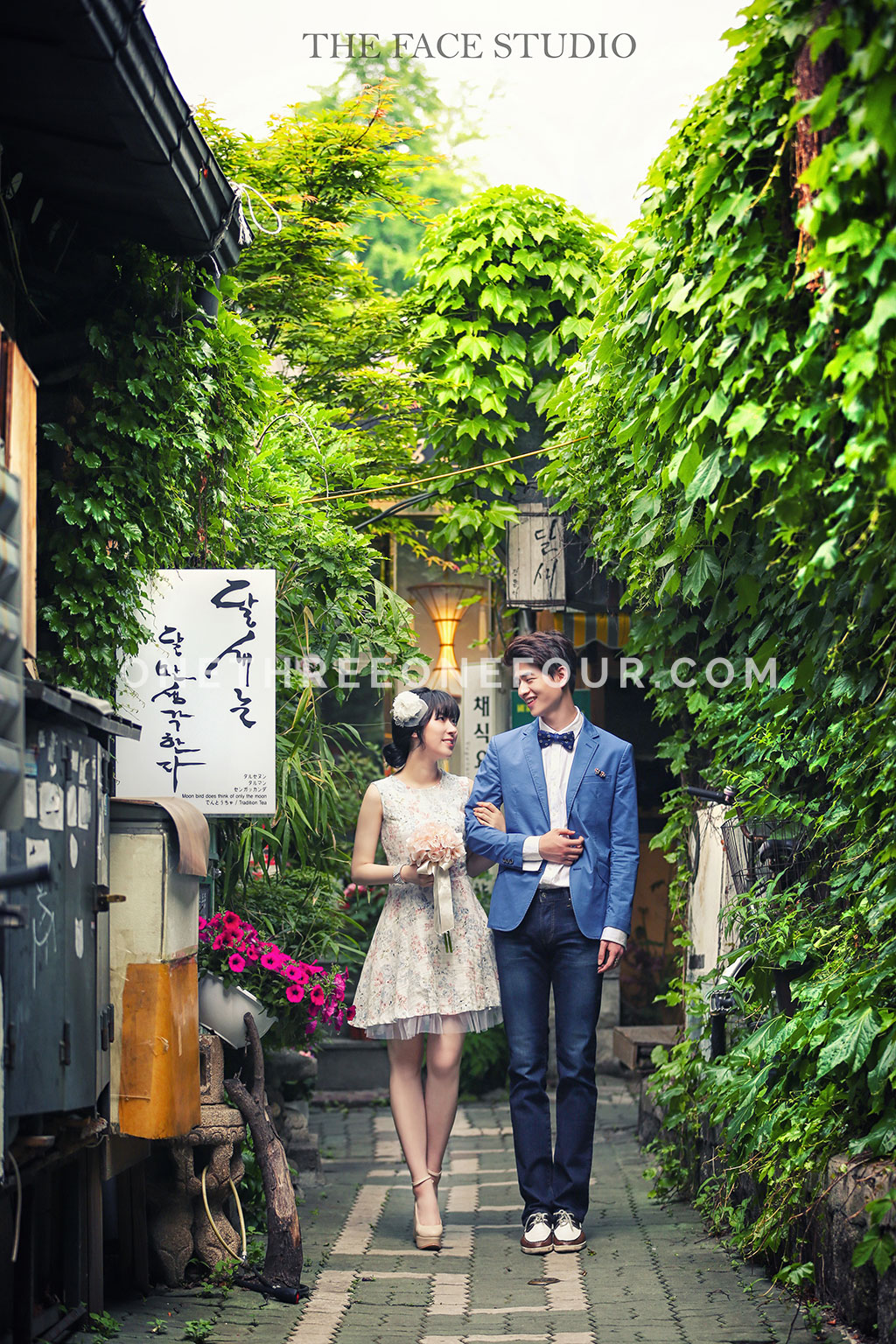 Korean Studio Pre-Wedding Photography: Han River, Insadong, Bukchon Hanok Village (Outdoor) by The Face Studio on OneThreeOneFour 12