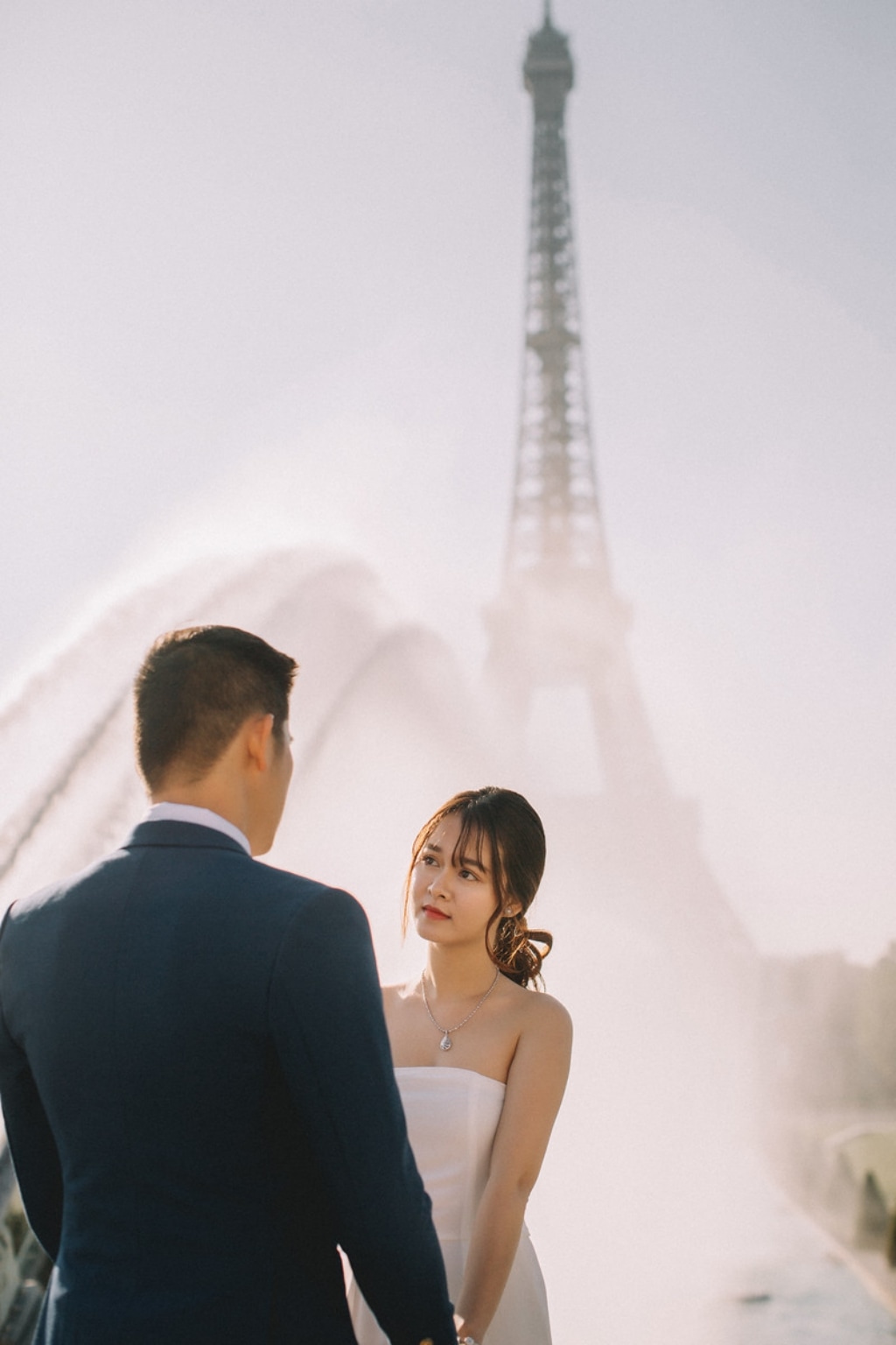 法國巴黎蜜月旅拍 - 艾菲爾鐵塔、羅浮宮與比爾哈克姆橋 by Vin on OneThreeOneFour 5