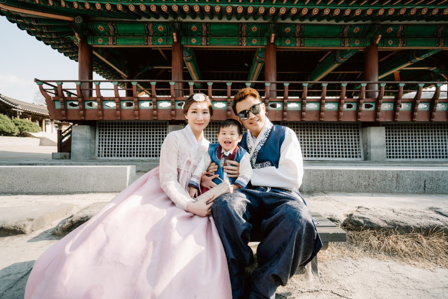 C&D&A: Korea Family Hanbok Photoshoot At Namsangol Hanok Village by Jungyeol on OneThreeOneFour 20