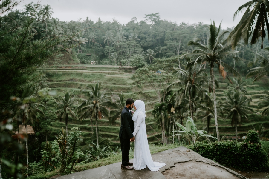 Bali Post-Wedding at Tegallalang Rice Terrace and Tegenungan Waterfall by Cahya on OneThreeOneFour 0