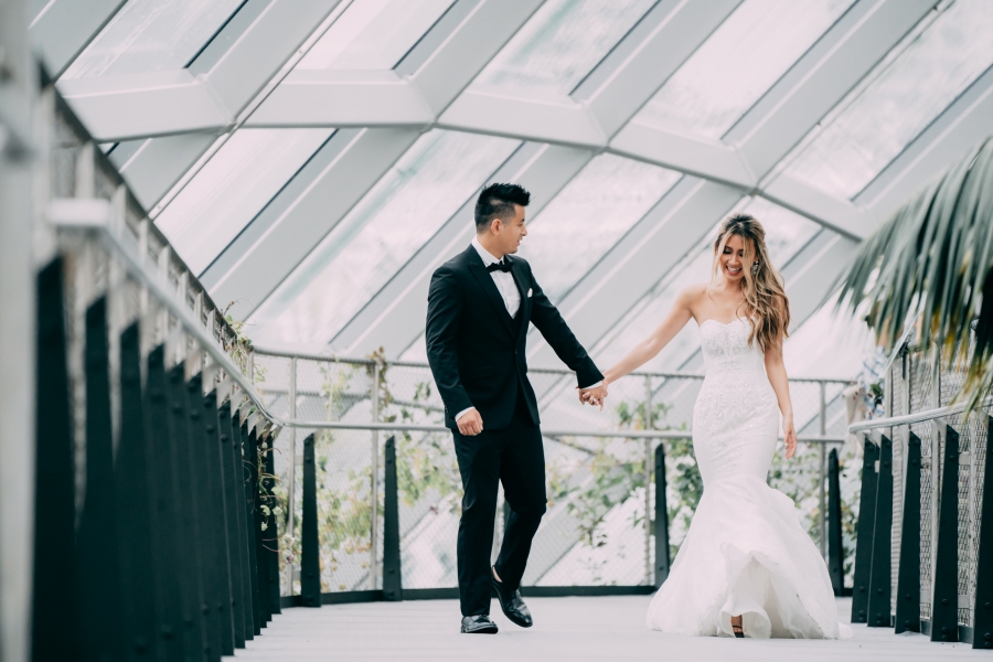 Singapore Pre-Wedding Photoshoot For Canadian Influencer Kerina Wang at Gardens By The Bay and Marina Bay Sands by Michael  on OneThreeOneFour 9
