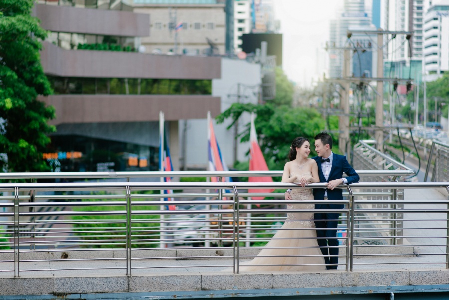 Bangkok Chong Nonsi and Chinatown Prewedding Photoshoot in Thailand by Sahrit on OneThreeOneFour 35
