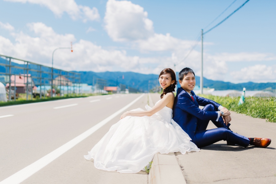 Hokkaido Lavender Pre-Wedding Photography at Roller Coaster Road and Lavender Park by Kouta on OneThreeOneFour 4