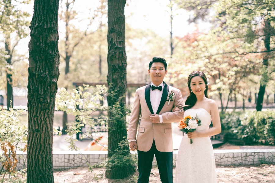 V&C: Hongkong Couple's Korea Pre-wedding Photoshoot at Kyung Hee University and Seoul Forest in Tulips Season by Beomsoo on OneThreeOneFour 22