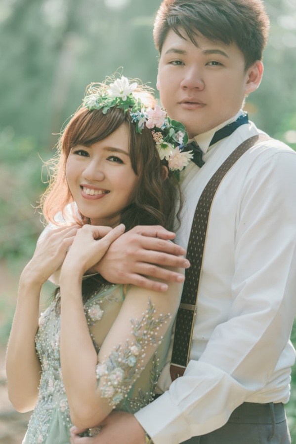 Taiwan Outdoor Pre-Wedding Photoshoot At The Forest And Beach  by Star  on OneThreeOneFour 5